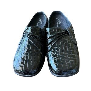 Easy Street Comfort Wave Clogs Sz 11 Faux alligator Black